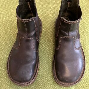 Black Leather DuckFeet Boots